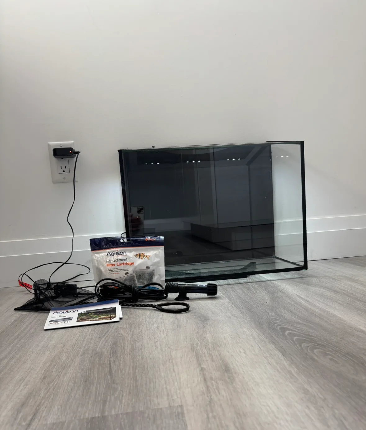 10 gallon fish tank + accessories image indicator(3)