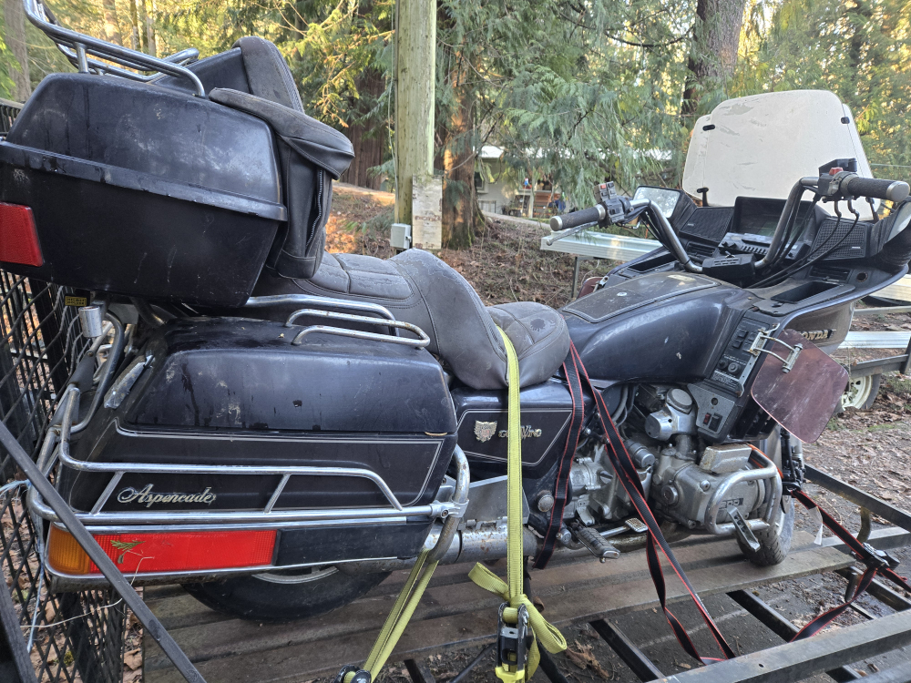 1984 Honda GL1200 Aspencade Motorcycle - photo 3