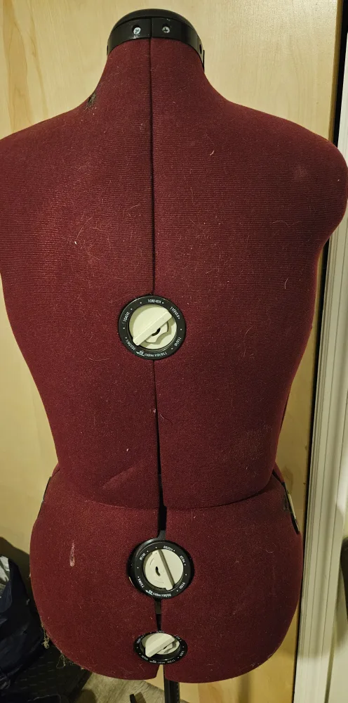 Vintage Adjustable Dress Form Mannequin image indicator(2)