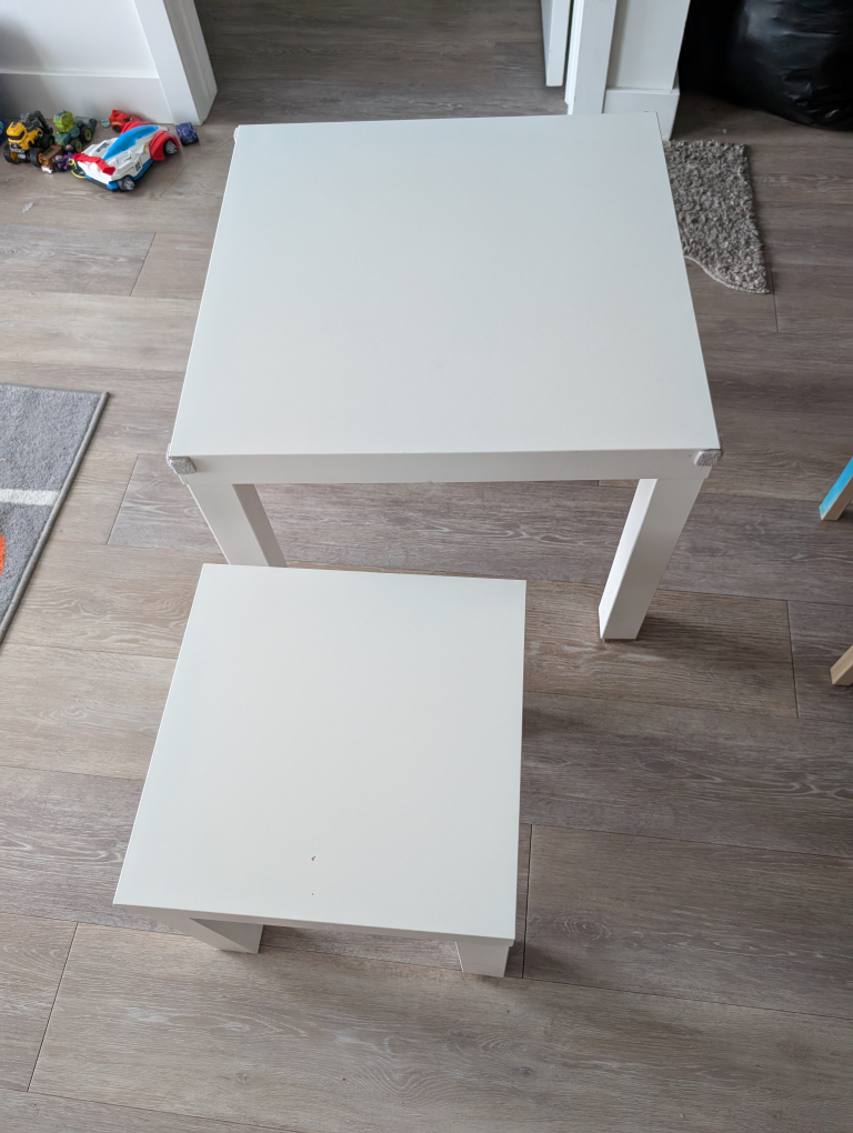 Ikea table two sizes in very good condition