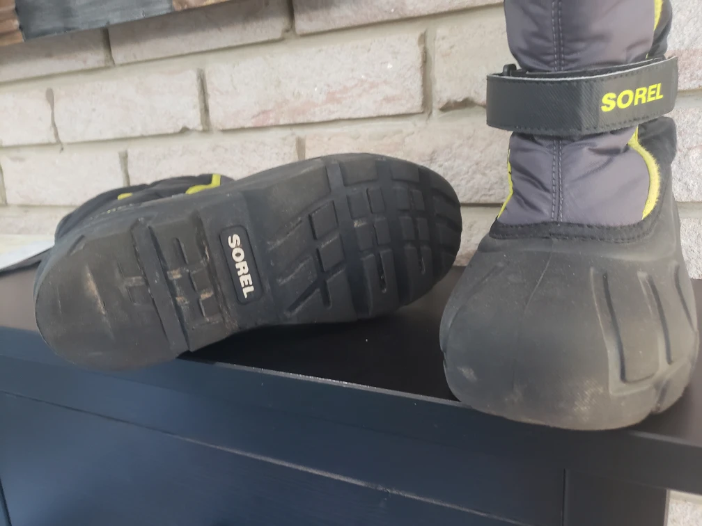 Sorel Kids' Winter Boots - Size 3 - photo 4