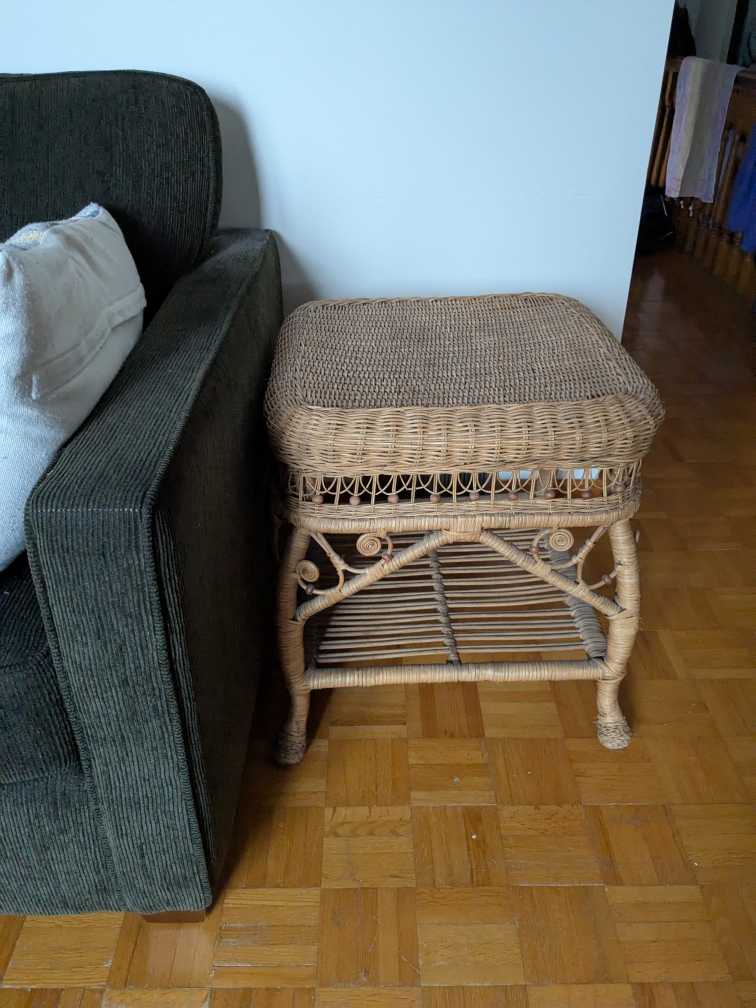 Two Vintage Wicker End Tables - photo 3