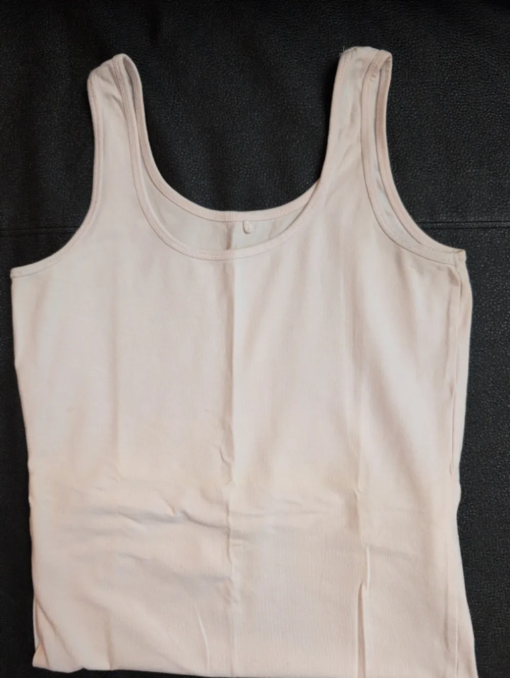 Women's workout Capris - Size M w/ free Tank Top 💚🥕 image indicator(7)