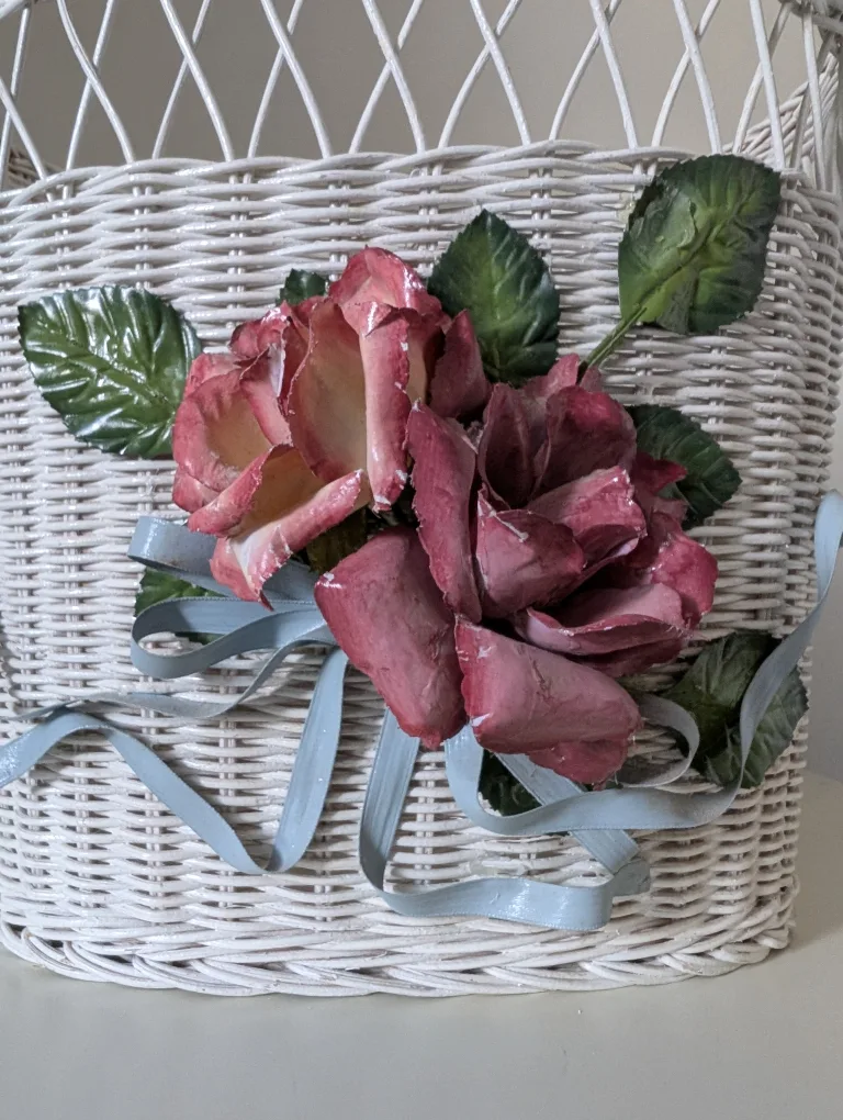 Vintage White Wicker Basket with Roses image indicator(6)