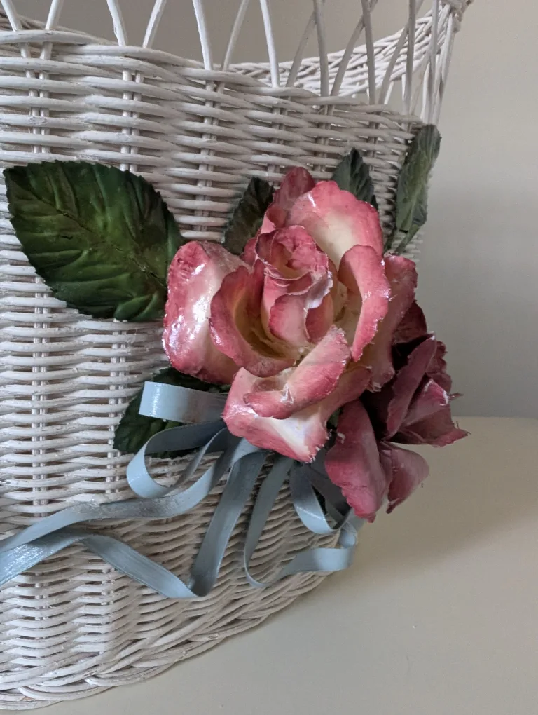 Vintage White Wicker Basket with Roses image indicator(8)