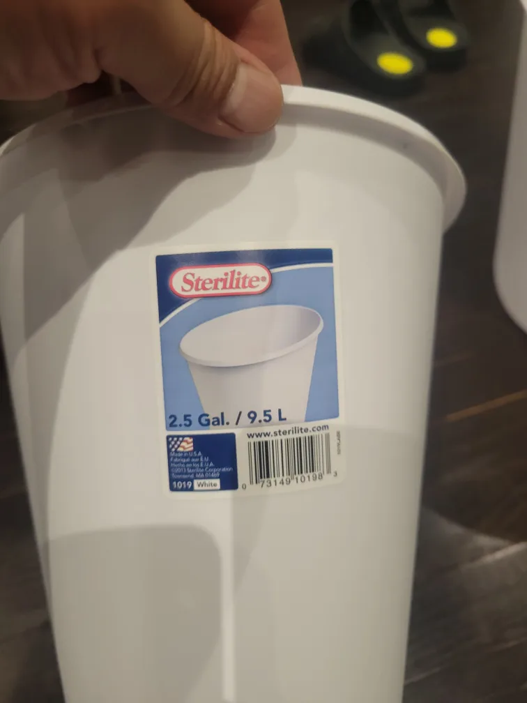 four new 9.5L garbage bin. image indicator(2)