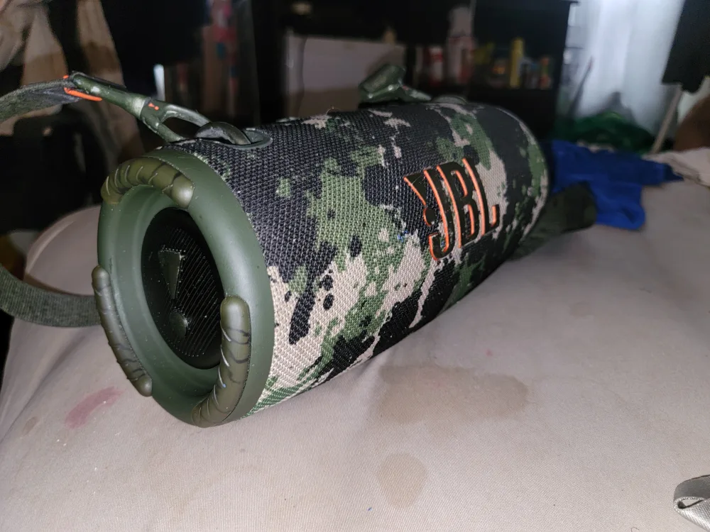 JBL Xtreme 3 Camo Portable Bluetooth Speaker image indicator(2)