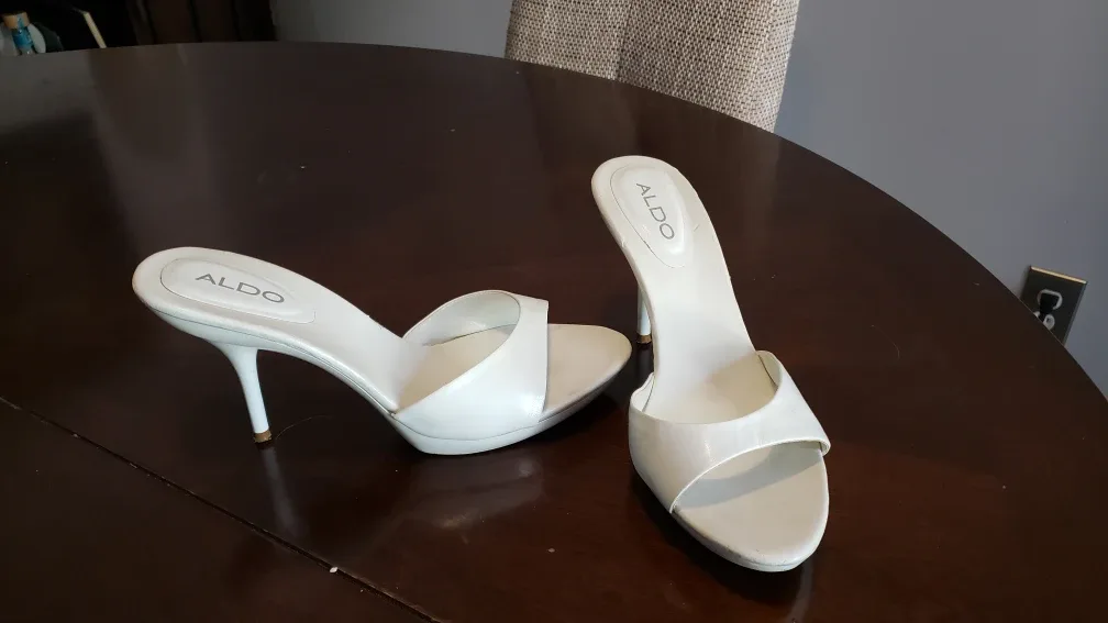 8 Pairs of Women's Heels 1 of 2 image indicator(7)