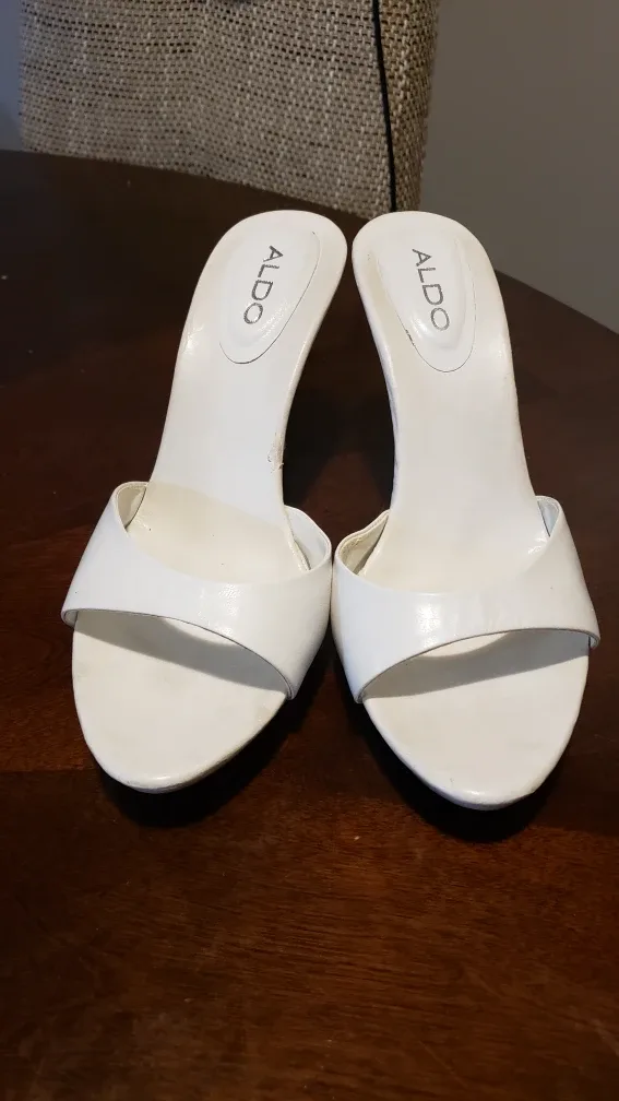 8 Pairs of Women's Heels 1 of 2 image indicator(8)