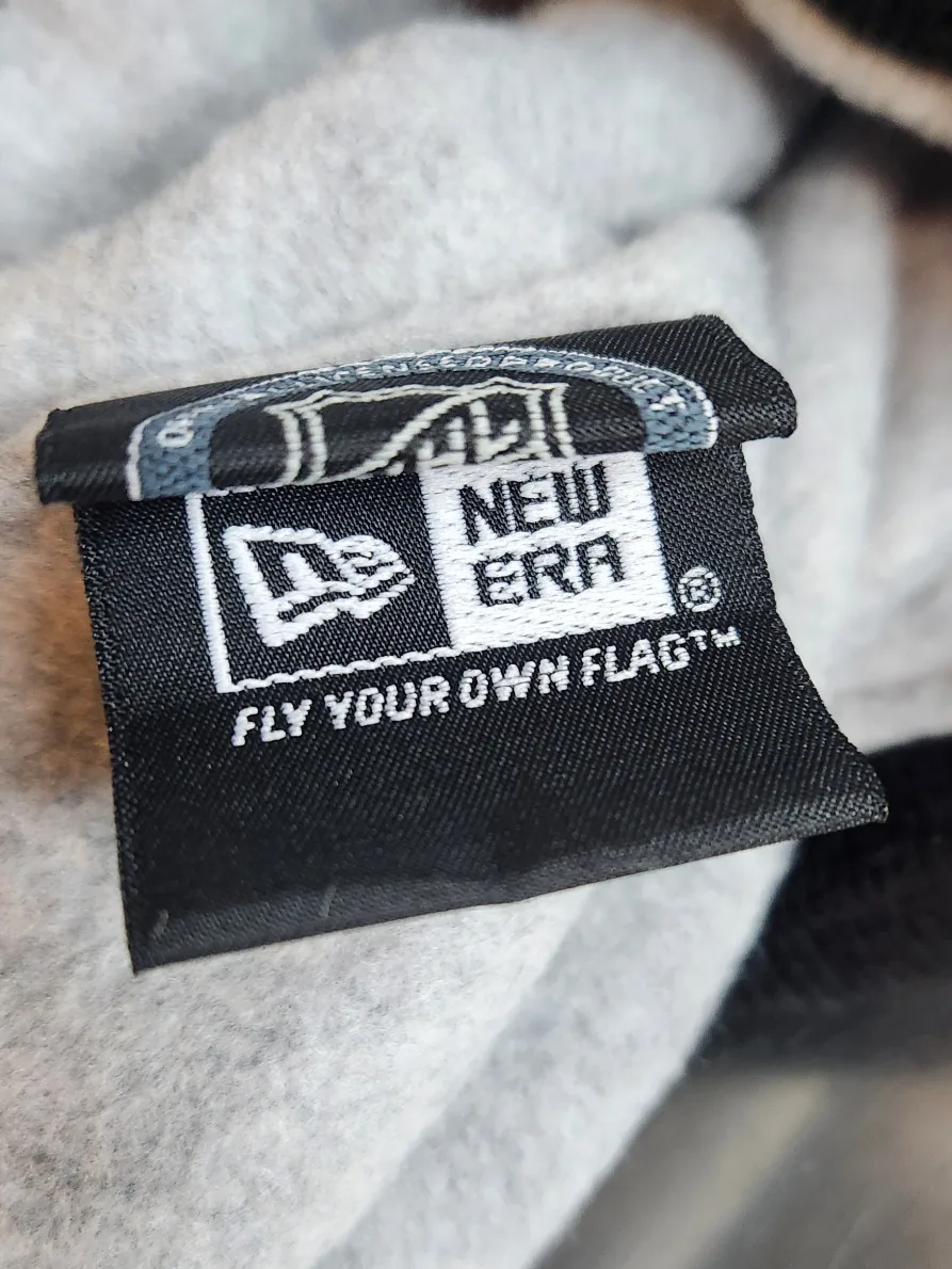 LA Kings New Era Pom Beanie image indicator(3)