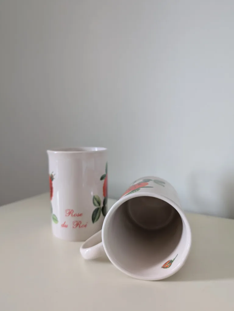 Pair of Rosenberger Rose de Roi Mugs image indicator(3)