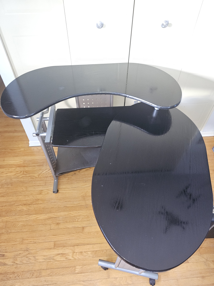 Black Computer Desk with Two-Tiered Surface. In good condition - photo 2