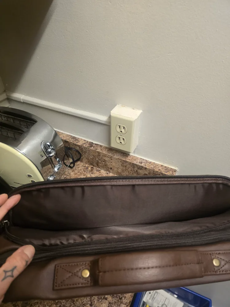 Brown Leather Laptop Bag image indicator(2)