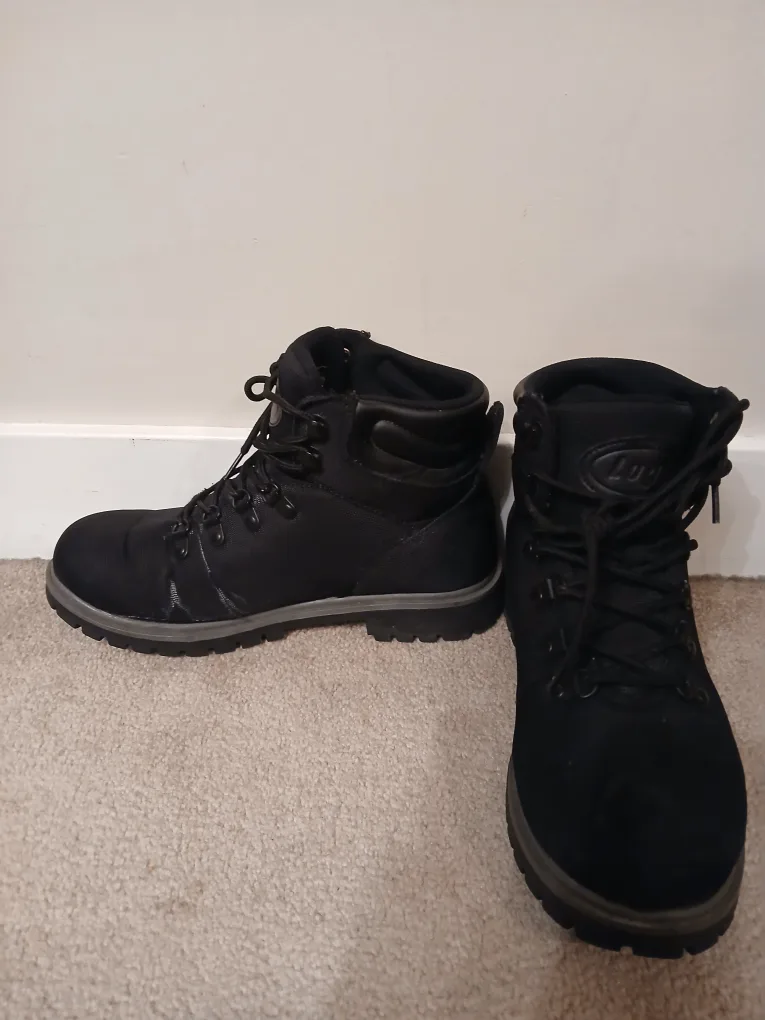 Lugz Black Hiking (and winter?) Boots, Size 9 image indicator(4)