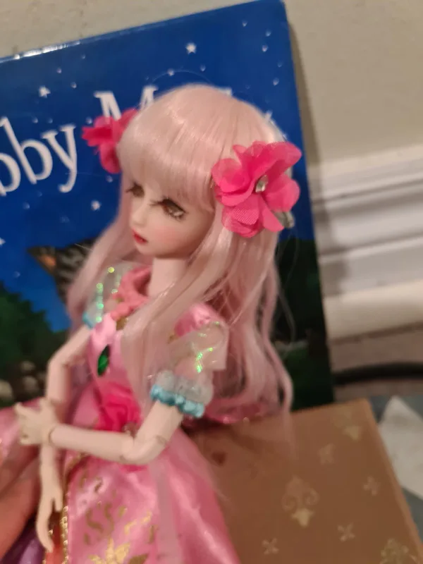 BUBBLEGUM PRINCESS BJD DOLL 1/6 - PINK HAIR AND GOLDEN EYES image indicator(3)