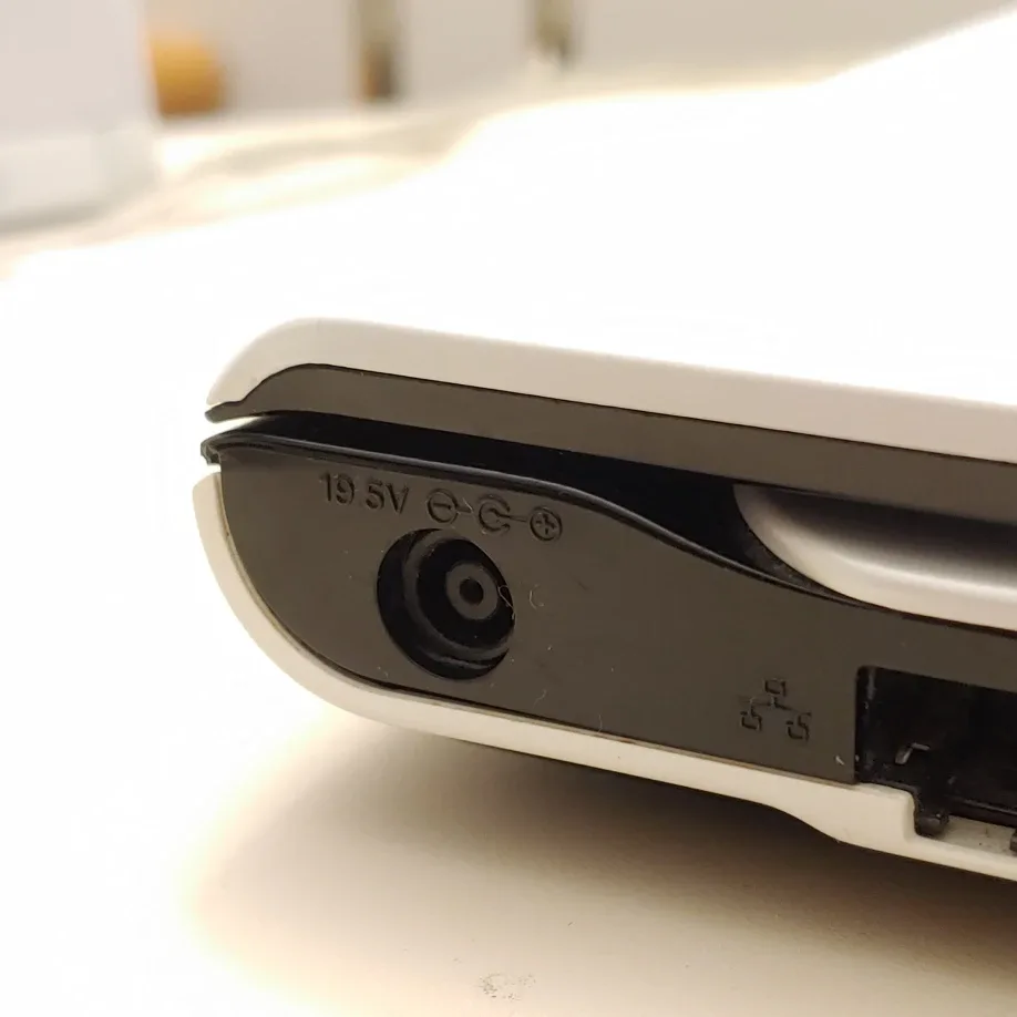 Sony Vaio Laptop 15.6" SVE151D11L White image indicator(5)