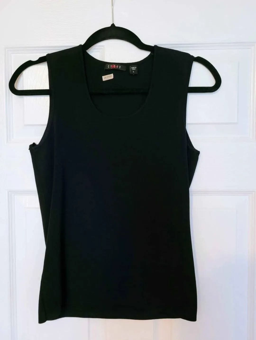 2x sleeveless tops, Medium size image indicator(2)