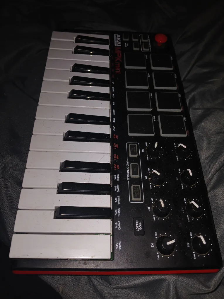 Akai MPK Mini MIDI Keyboard Controller image indicator(3)