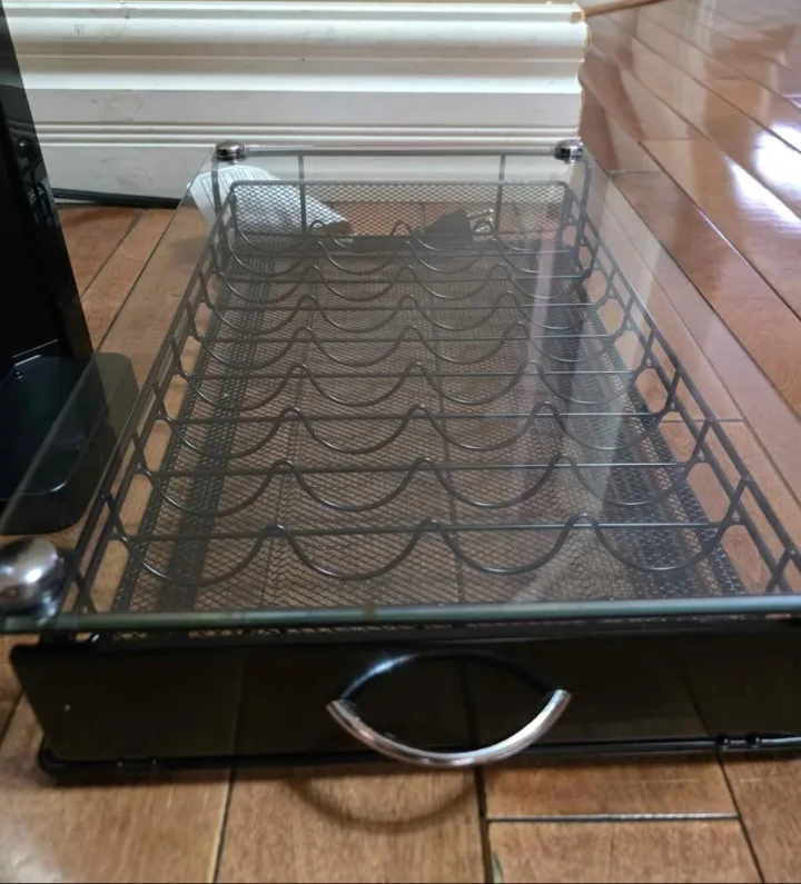 Nespresso Vertuo Machine with Capsule Holder image indicator(8)