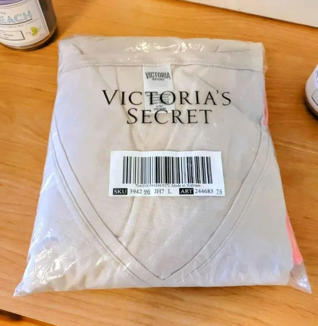 Victoria's Secret Pink V-Neck T-Shirt thumbnail