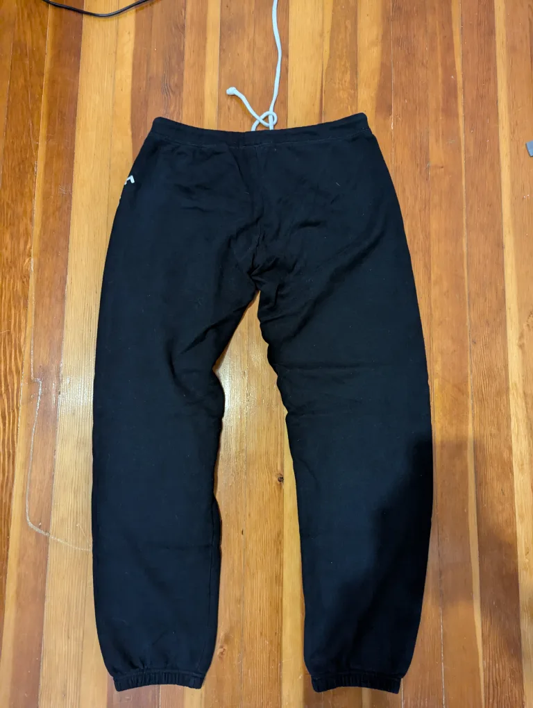 sweatpants image indicator(2)