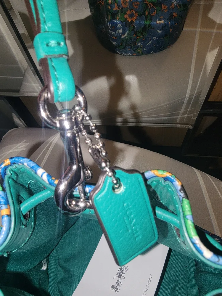 COACH BUCKET PETAL WRISTLET image indicator(8)