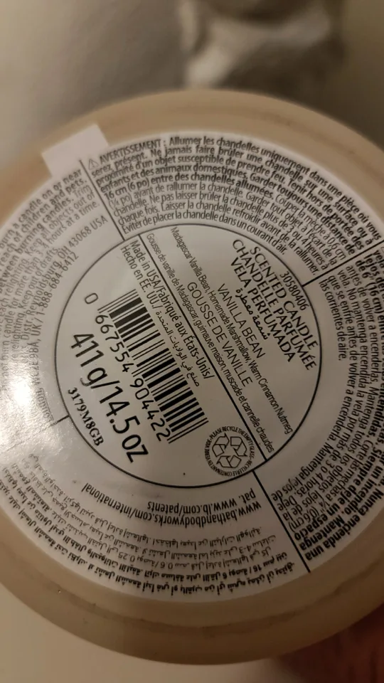 White Barn Vanilla Bean Scented Candle image indicator(2)