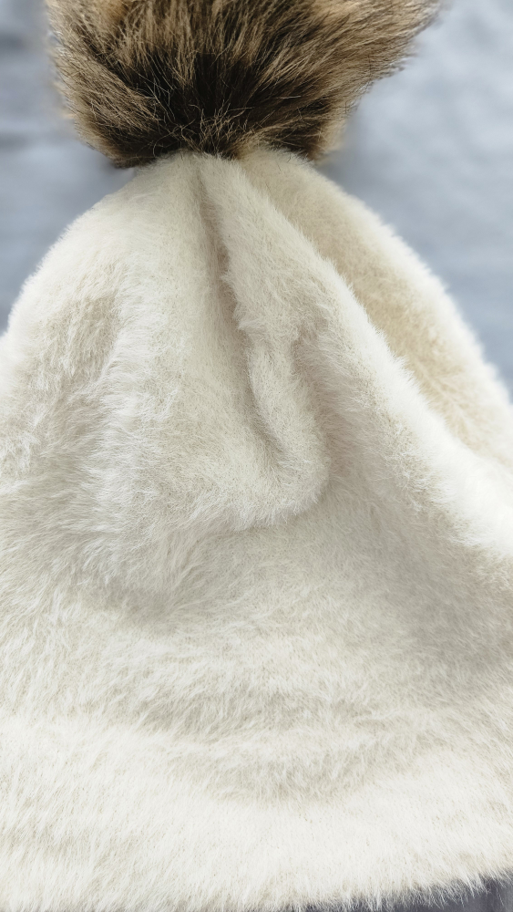 Very Warm White Pom Pom Beanie Hat - photo 4