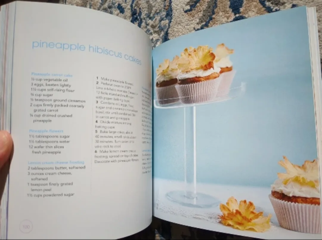 Cupcakes Cookbook by Pamela Clark image indicator(3)