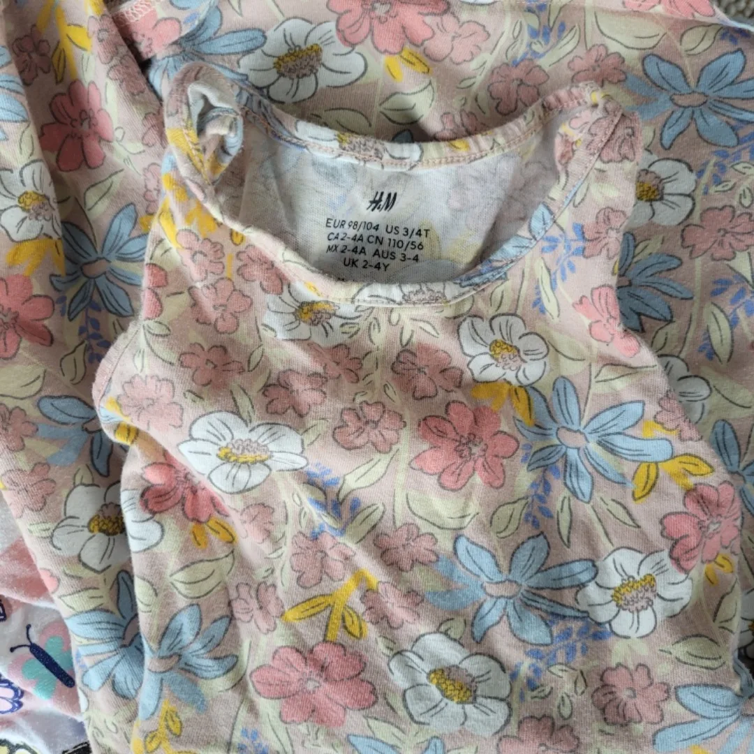 3-4 year old girl clothing bundle (8) image indicator(4)