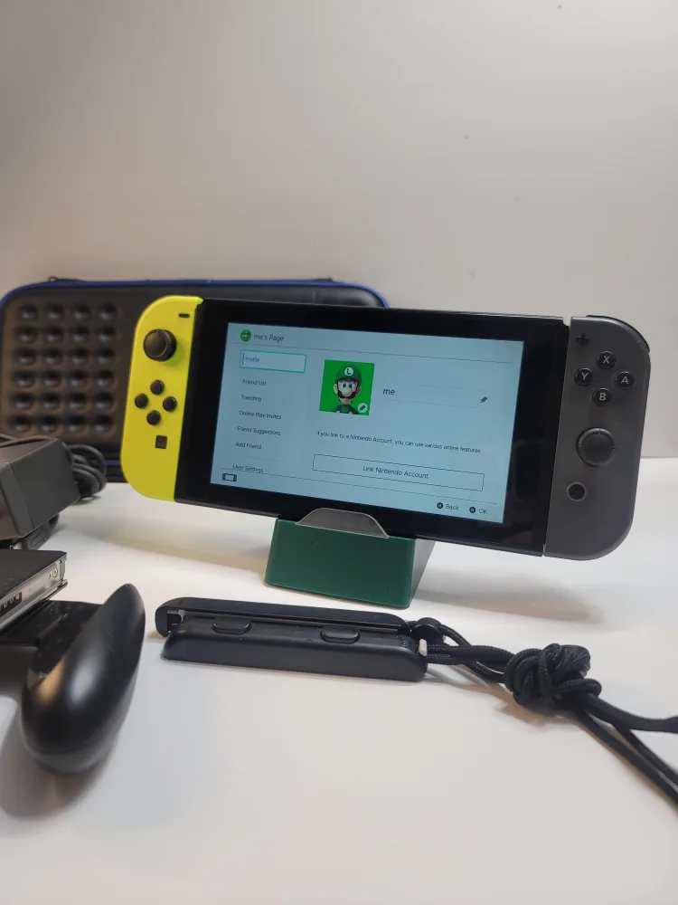 Nintendo Switch Console with accessories image indicator(3)