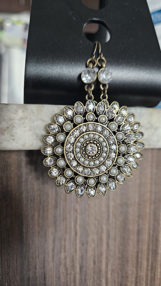 Crystal and Pearl Dangle Earrings - photo 4
