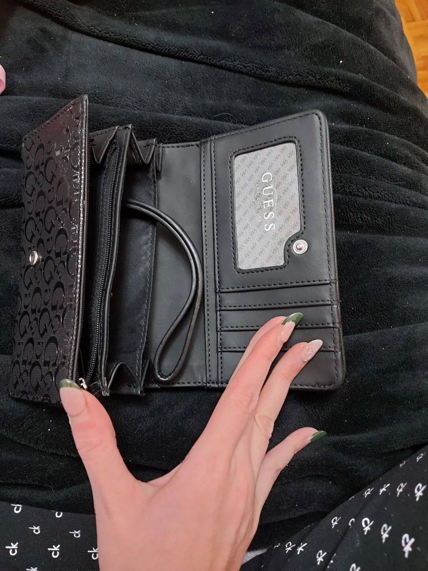 Guess Black Wallet image indicator(2)