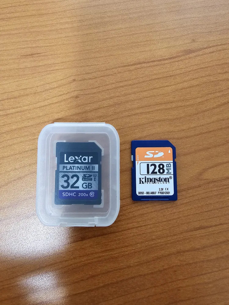 Fujifilm FinePix F750EXR Camera with Case image indicator(6)