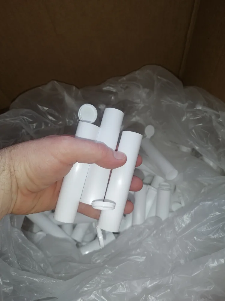 700 Count/box plastic containers  - Bulk Wholesale image indicator(2)