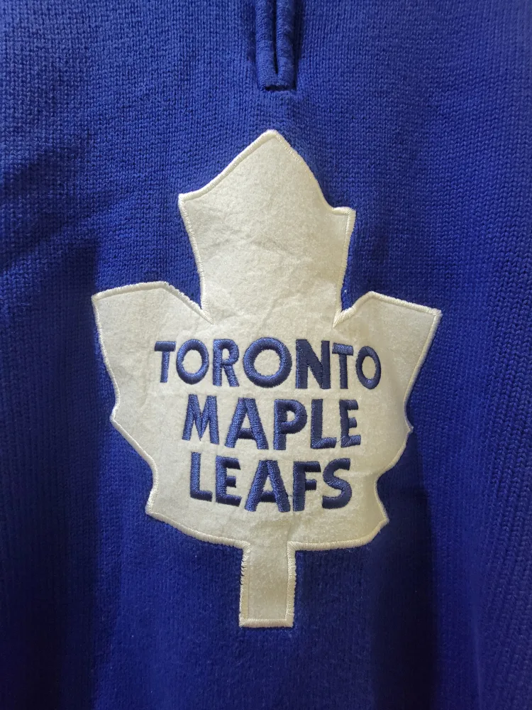 Toronto Maple Leafs NHL Licensed Sweater - XXL image indicator(2)