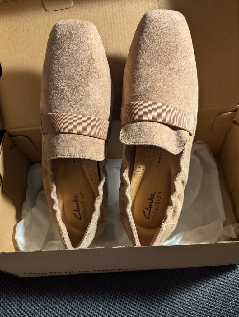 Clarks Women's Tan Leather Loafers