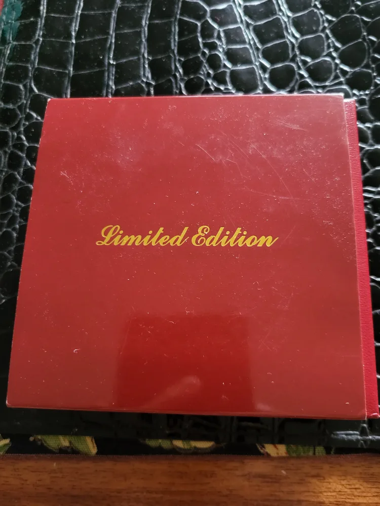 Limited Edition Gold Rechargeable Lighter image indicator(6)