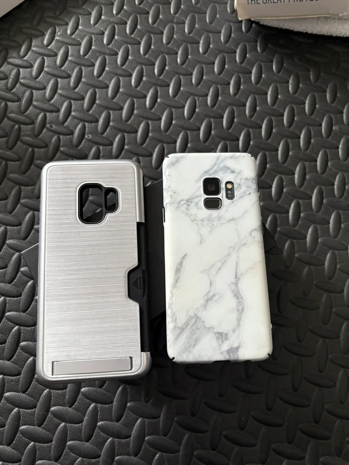 Samsung Galaxy S9 Smartphone  + 2 new cases - BNIB image indicator(9)