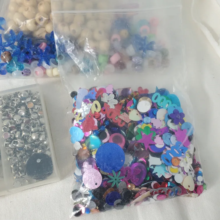 Jewelry and beads Craft Supplies Lot image indicator(7)