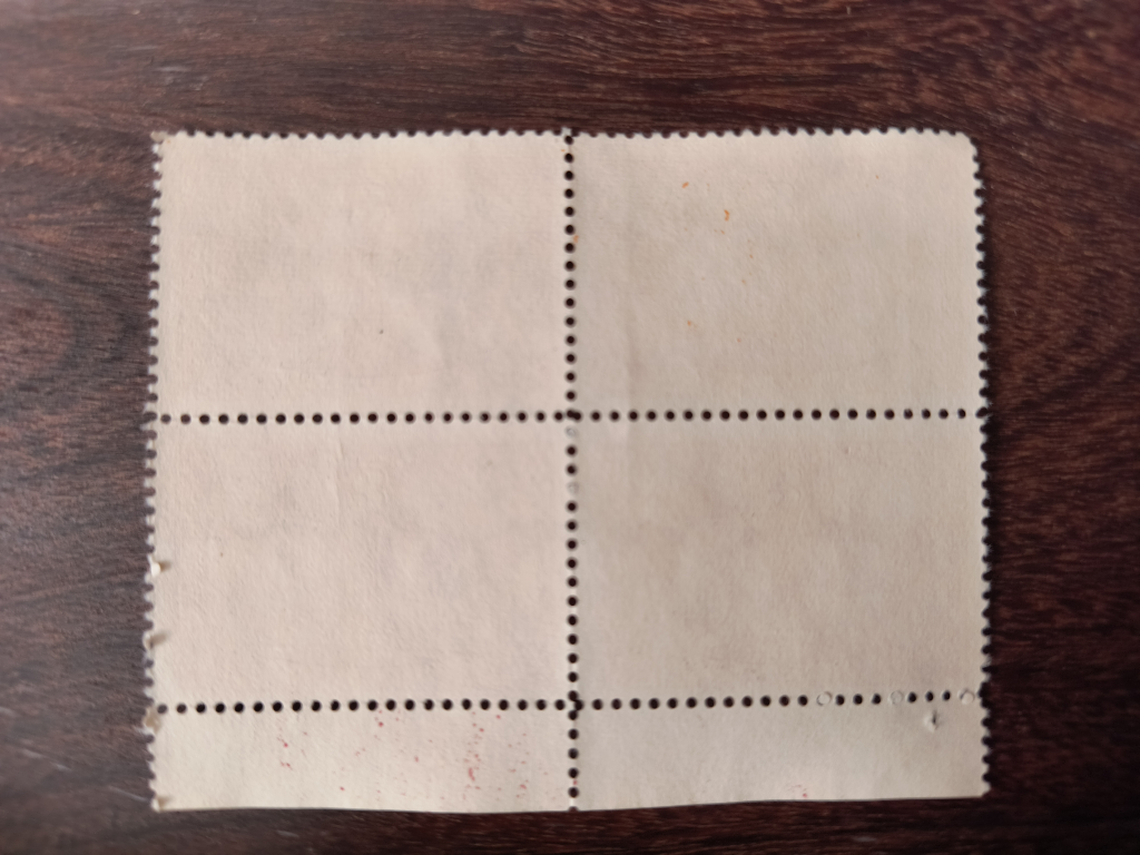 4 Vintage Canadian 3 Cent Stamps - photo 4