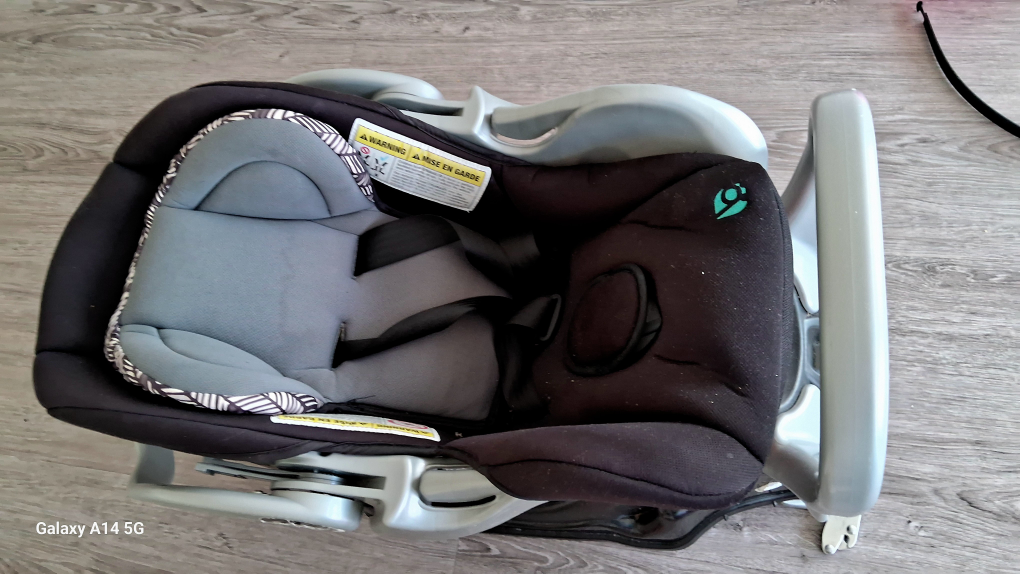 Infant Car Seat - photo 2
