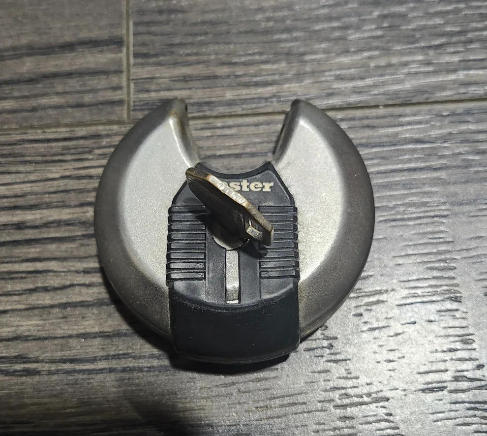 Master Lock Padlock with Key image indicator(2)