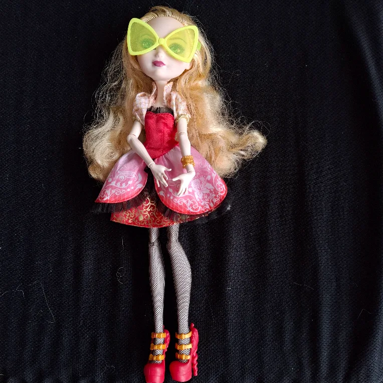 Ever After High Apple White Doll thumbnail
