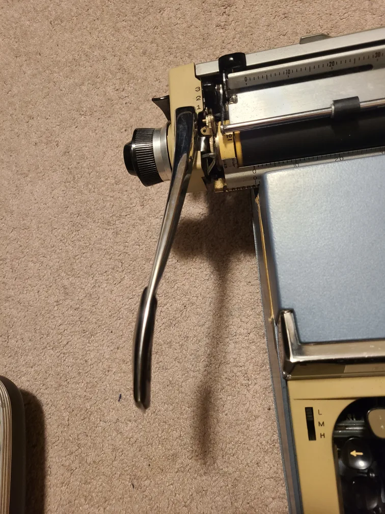 Eaton Viking Deluxe 12 Typewriter image indicator(6)