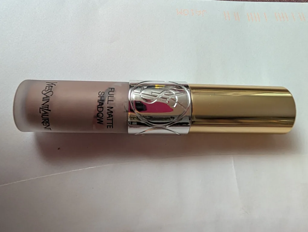 Yves Saint Laurent Full Matte Shadow 8 image indicator(5)