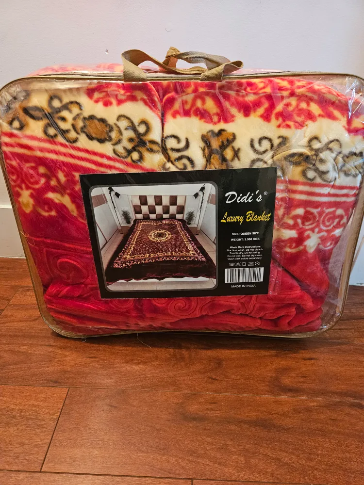 Chinese Red Wedding Didi's Luxury Queen Blanket thumbnail