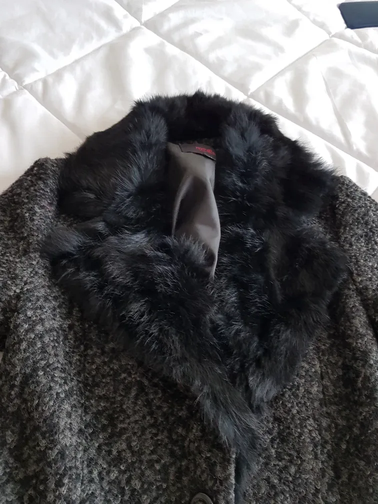 Women's Grey & Black Tweed Coat with Faux Fur Collar image indicator(3)