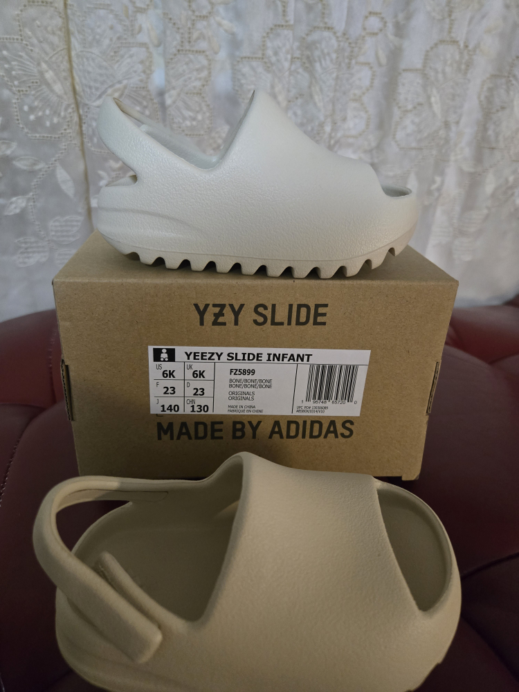 Yeezy Slide Infant Size 6K