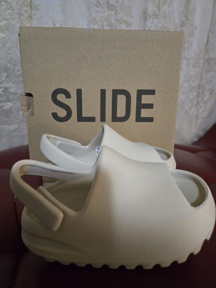 Yeezy Slide Infant Size 6K - photo 2